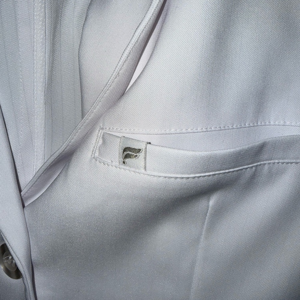 Fabletics White Women's Lab Coat with Notch Collar Women’s NWOT - Picture 3 of 4
